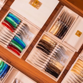 Caixa com 6 Facas de Mesa Claude Dozorme Laguiole Marrom