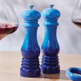 Conjunto de Moedores Sal e Pimenta Azul Le Creuset